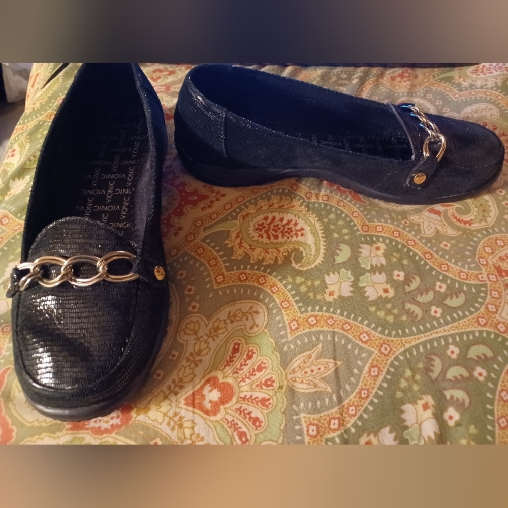 Vionic 8.5 8 1/2 Black Loafers Flats Shoes